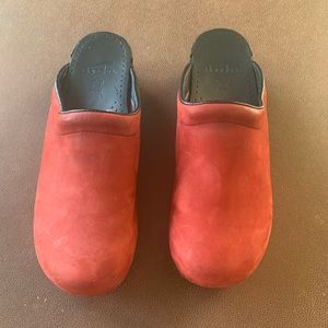 Red suede Dansko clogs